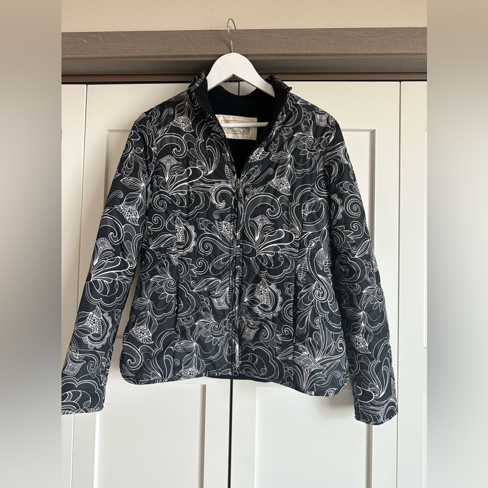 Size M lightweight ski jacket